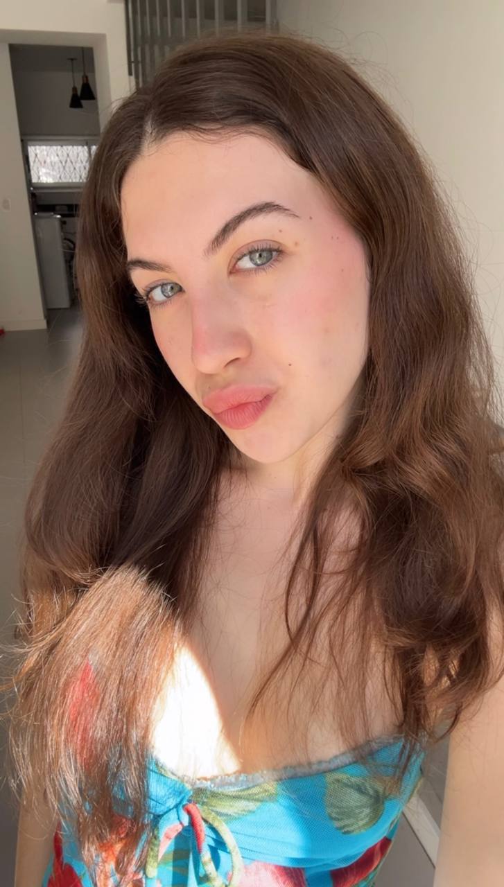 Nude girl Amber in Cantho