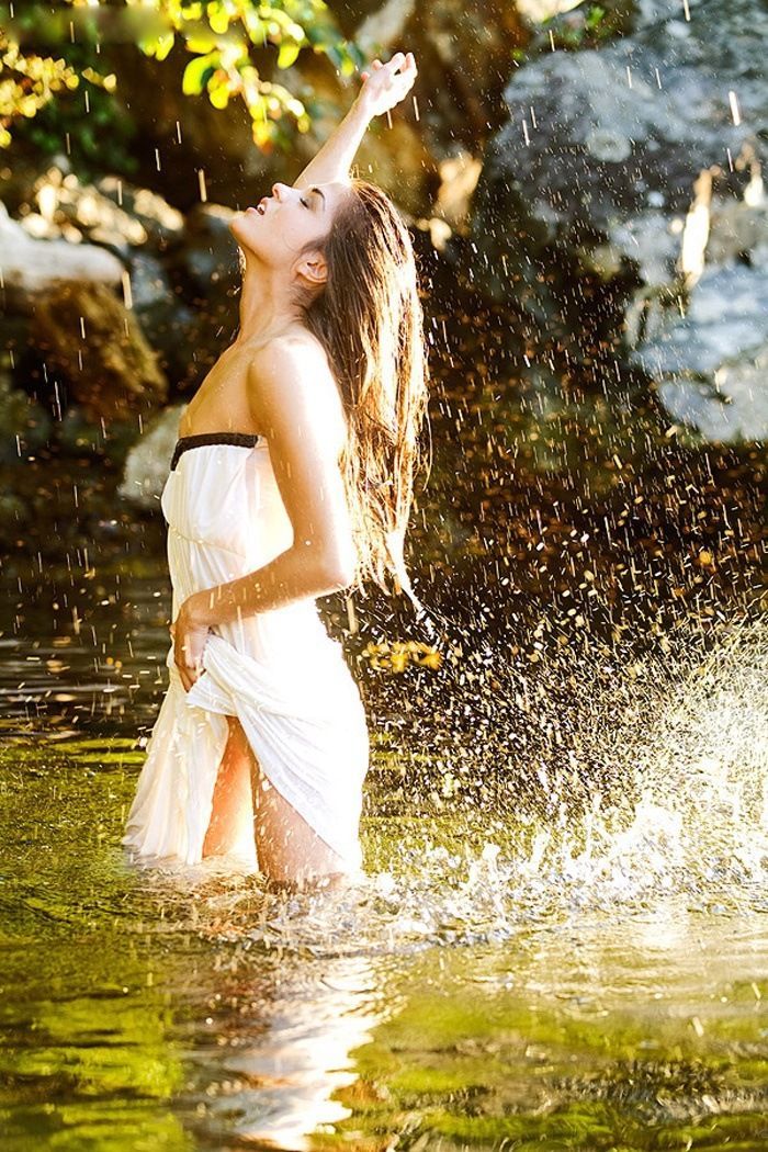 Marie Avgeropoulos in Cantho