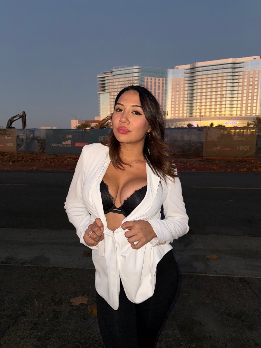 Take a pause and enjoy Ali Cruz — streaming from Cantho