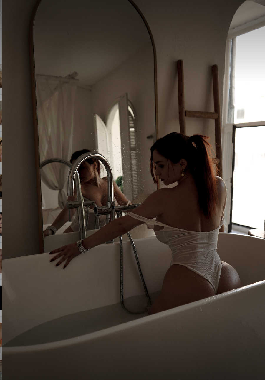 A playful frame from Miranda Faith nude — online in Cantho