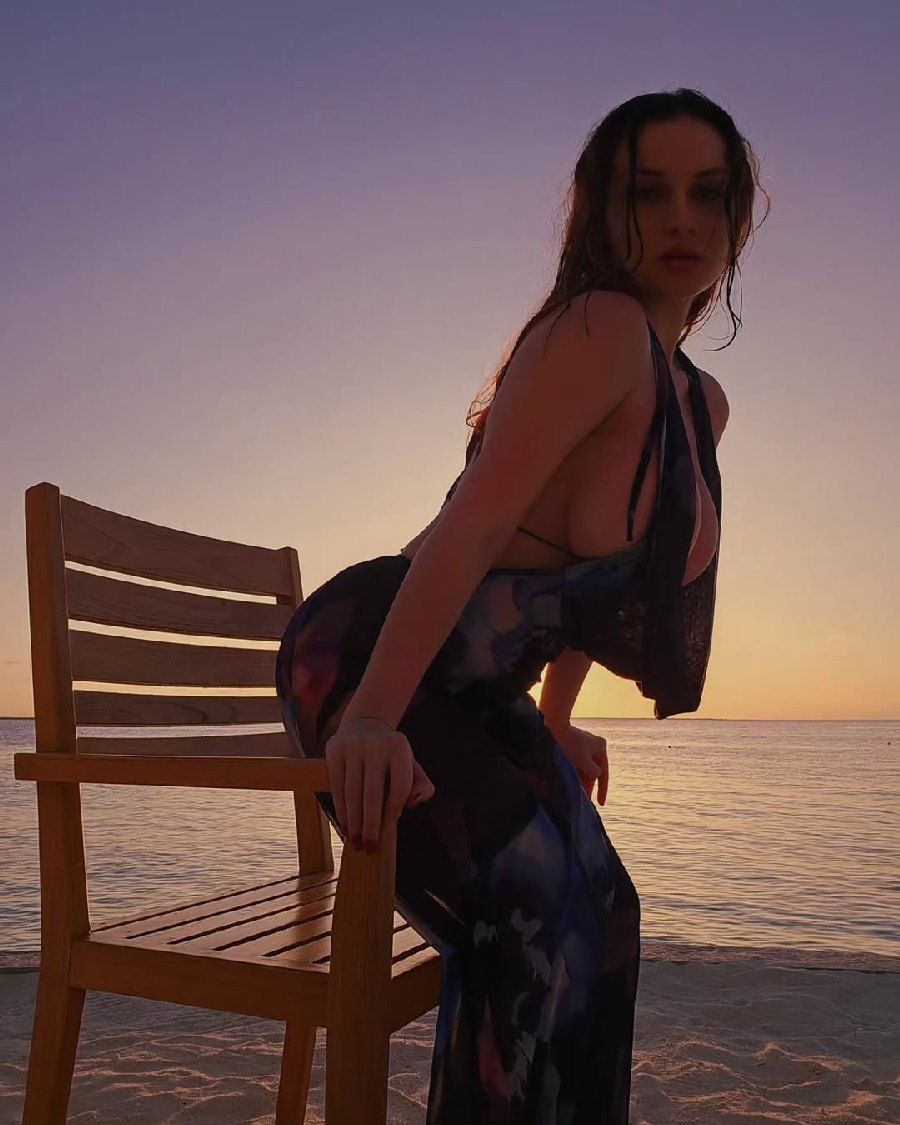 Sexy girl Miranda Faith nude in Cantho