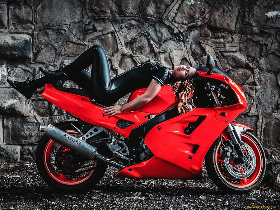 Beautiful girl Beautiful girls and motorcycles in Cantho