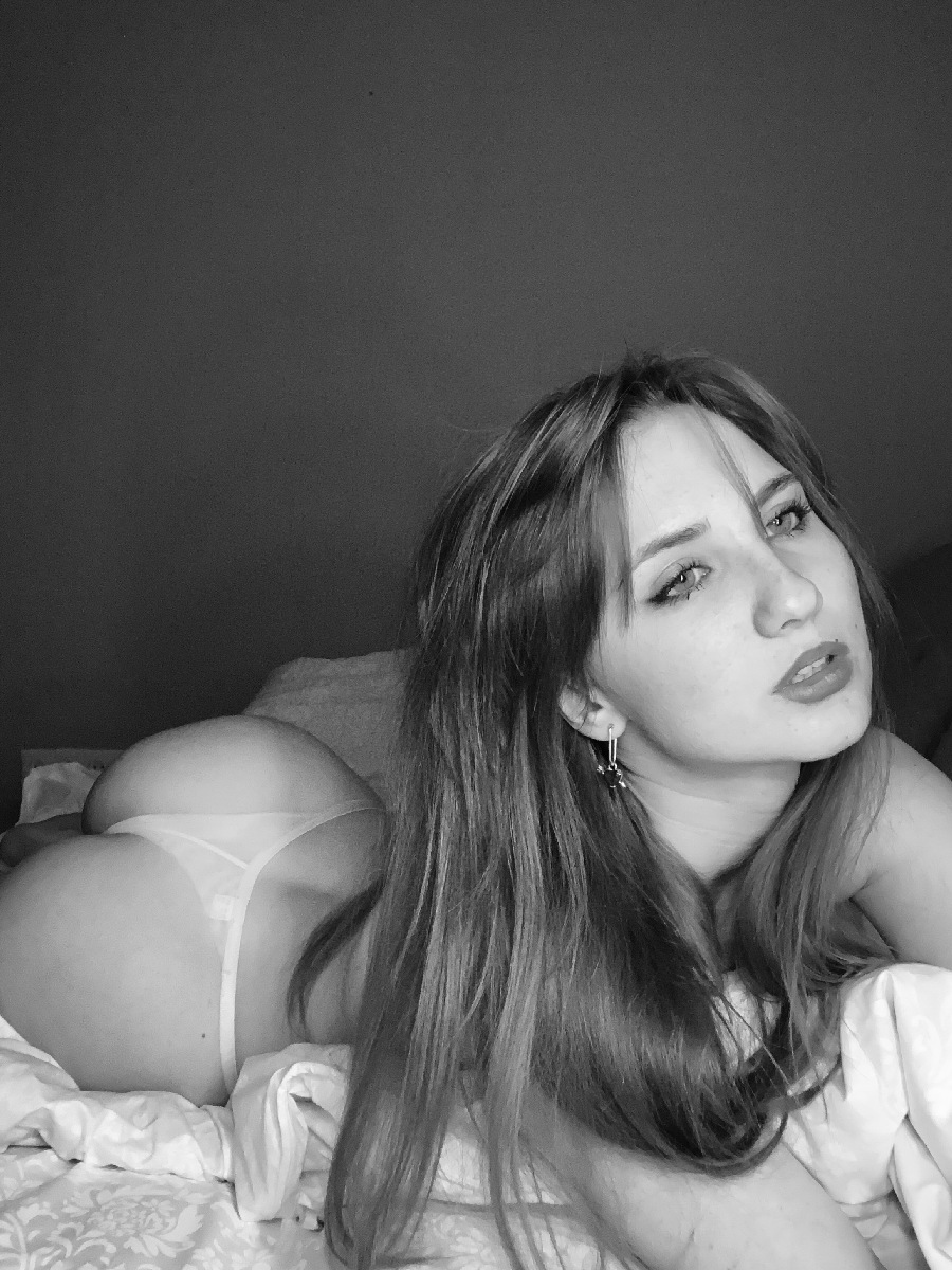 Take a pause and enjoy Nata nude — streaming from Cantho