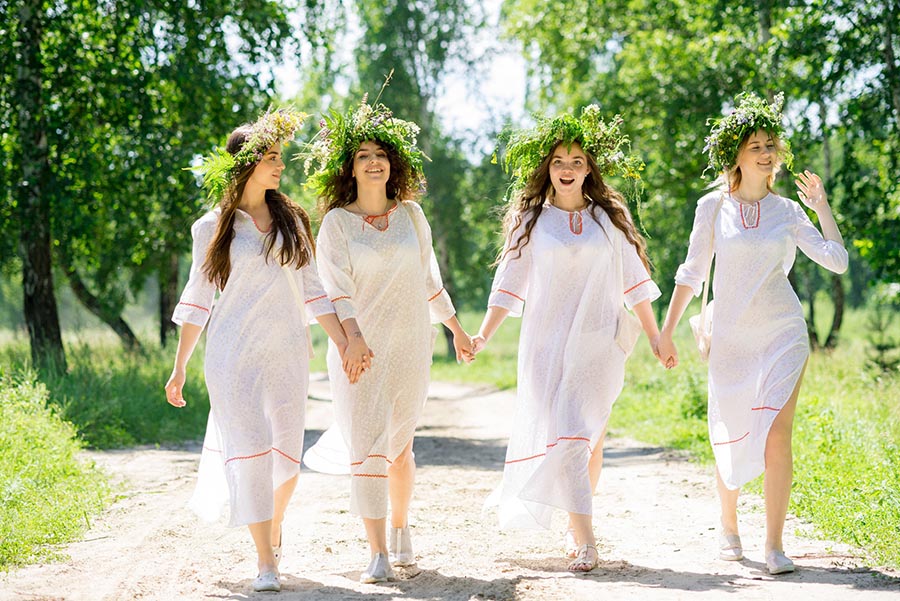 A cozy shot with Slavic girls — straight from Cantho