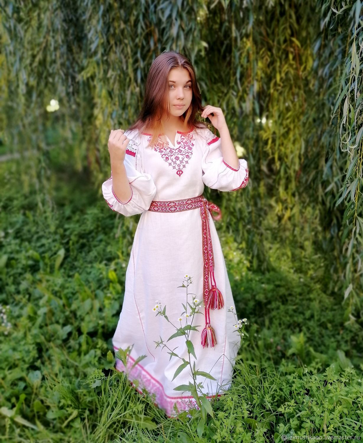 Girl Girls in Slavic costumes in Cantho