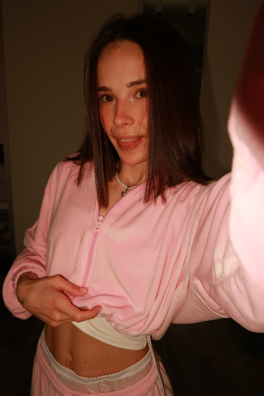 Tina brings the glow — live moments in Cantho