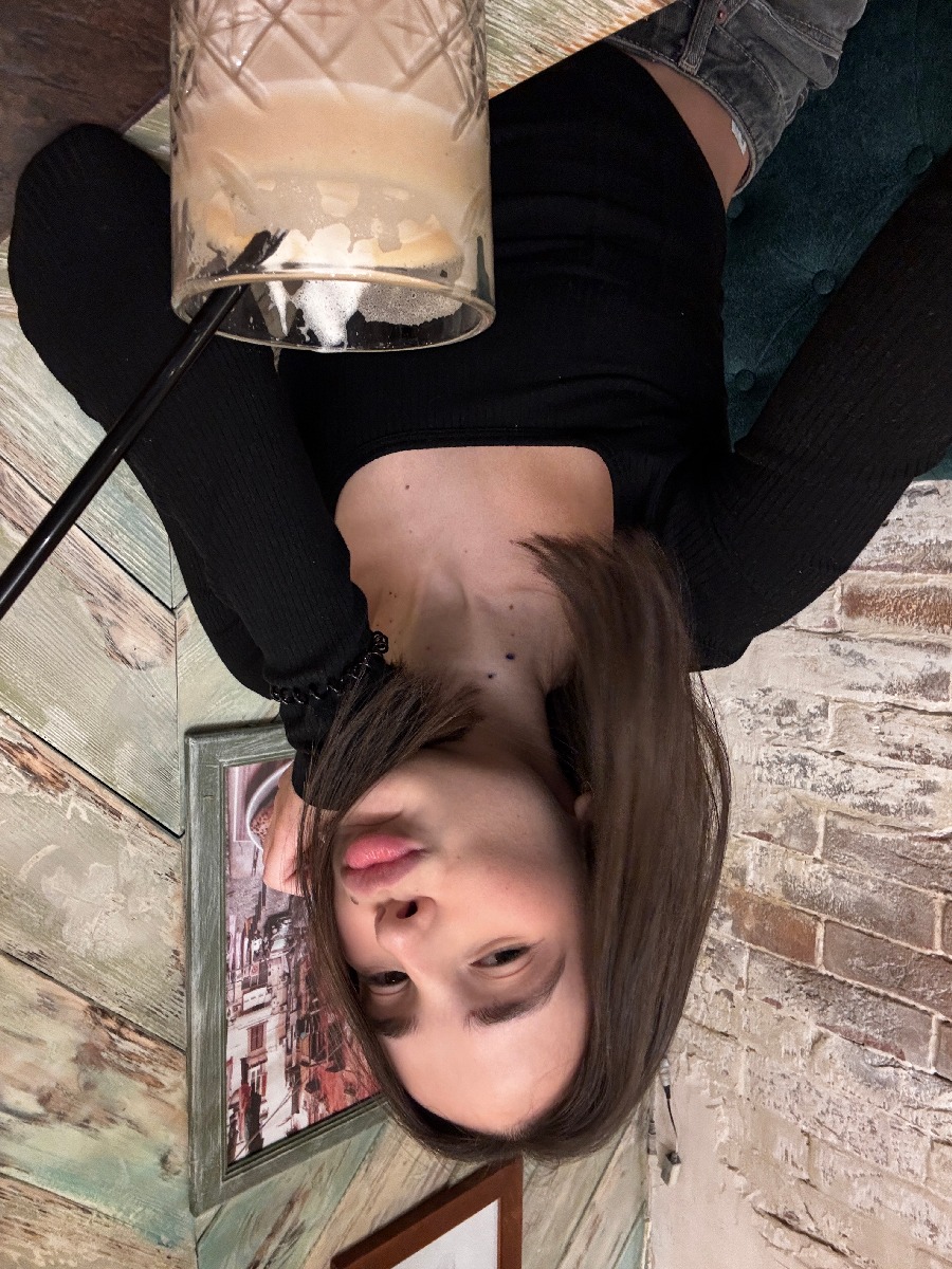 Fresh photos, fresh mood — Tina online in Cantho